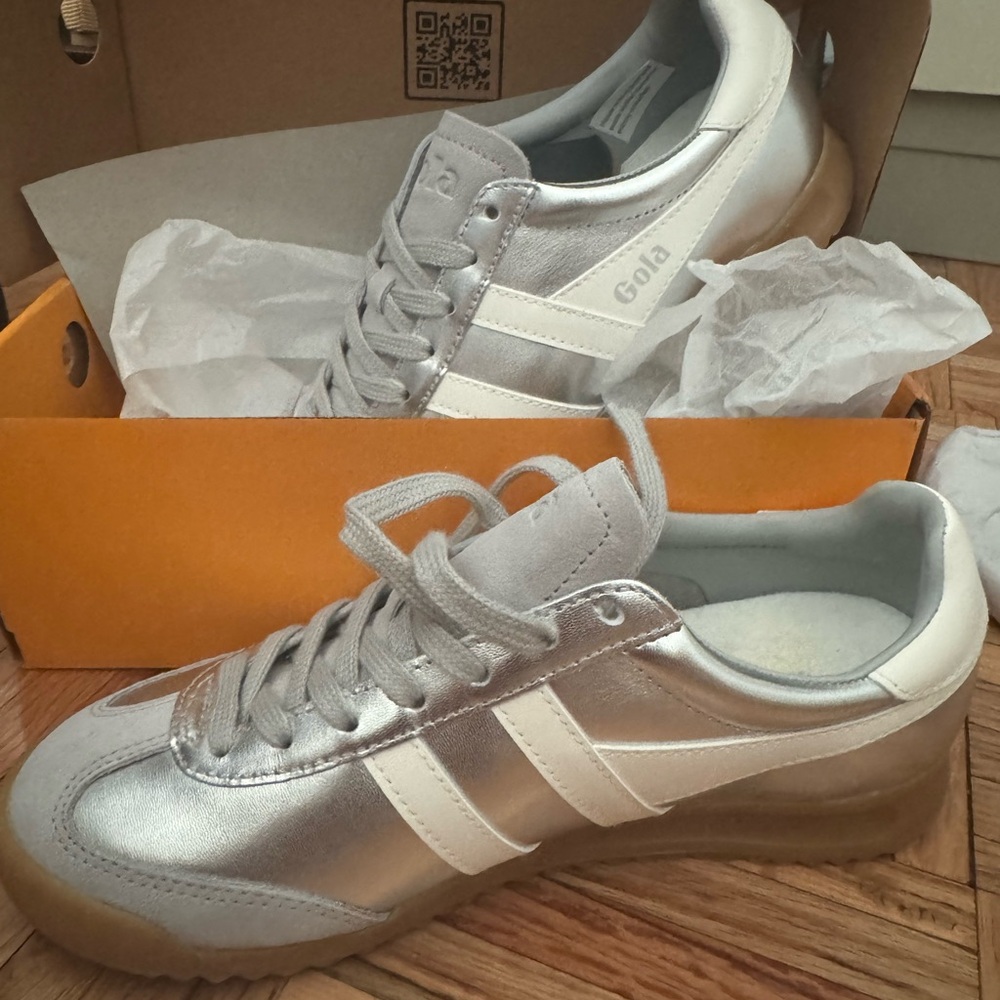 GOLA Women Silver and White Torpedo Retro Sneakers Women Size 7 BRAND NEW